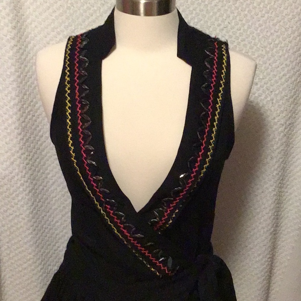 🛍🛍 3/$30 🛍🛍 wrap top - Picture 4 of 6